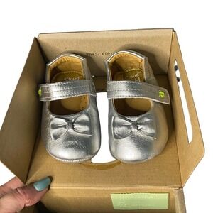 Umi Baby Silver Mary Jane Shoes New Condition Size 4